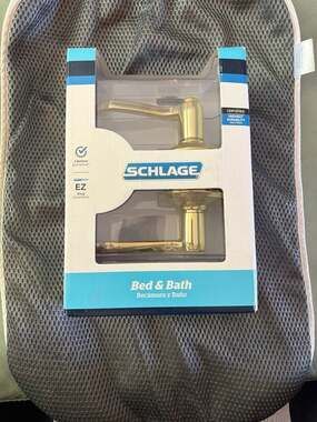 Schlage Accent Privacy Door Lever for Bed & Bath, Bright Brass Finish
